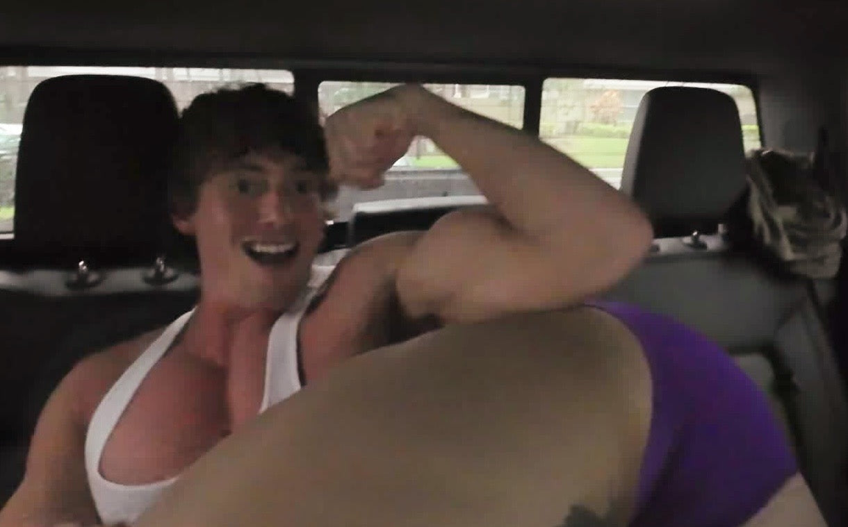 Bicep flex in car thunders