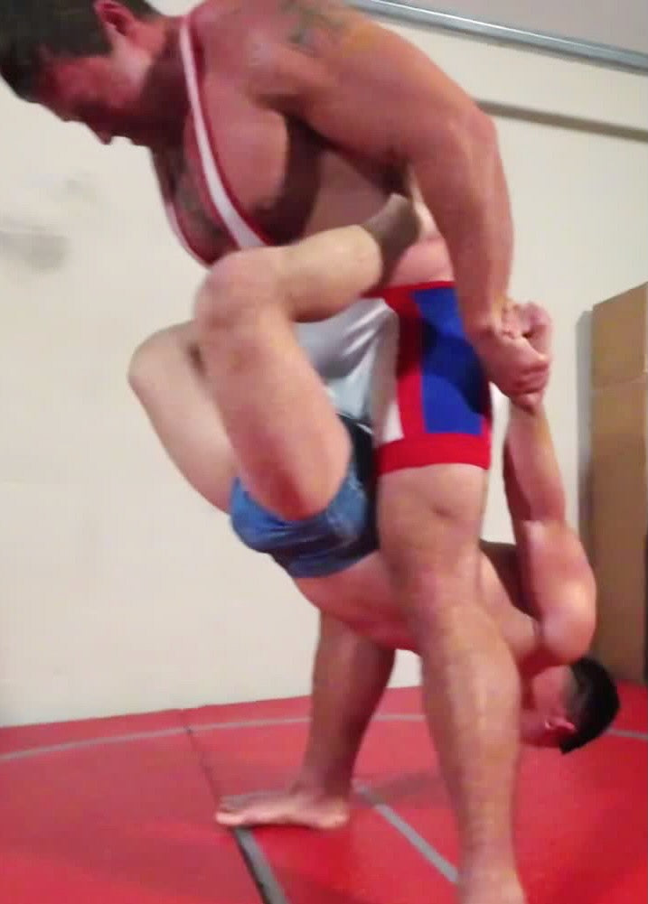 Cradle submission hold