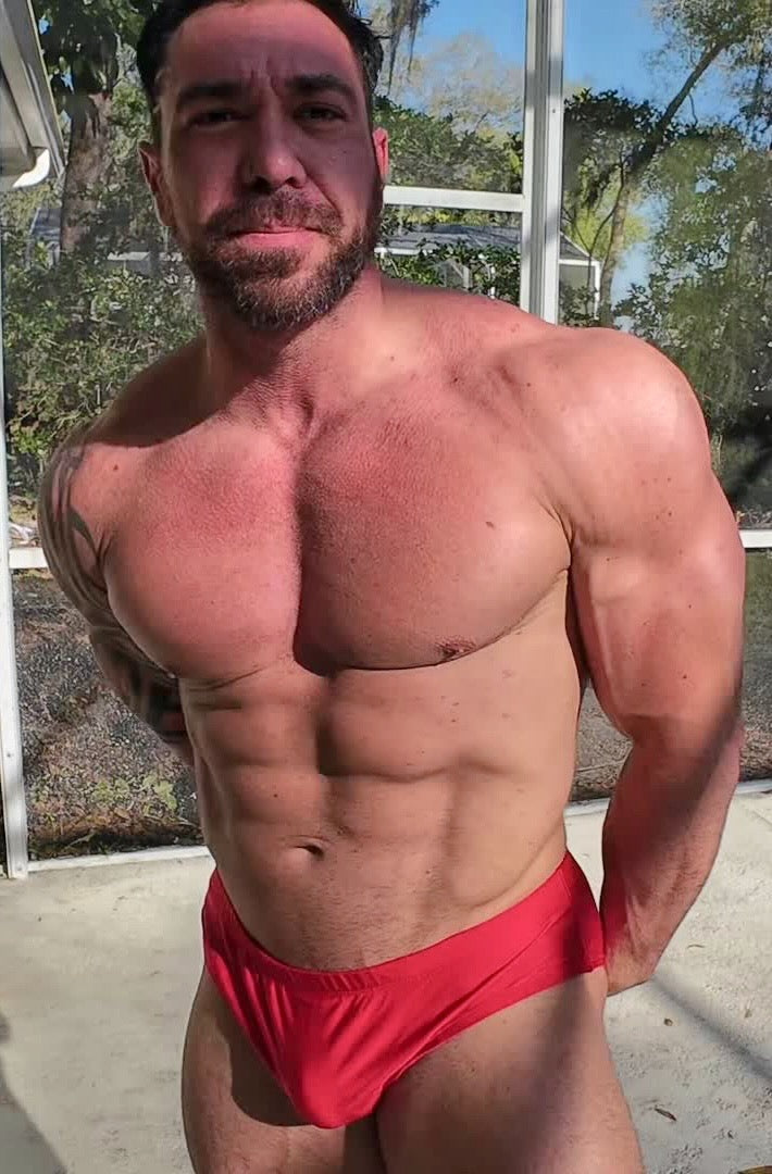 Hurricane flexing abs thunders