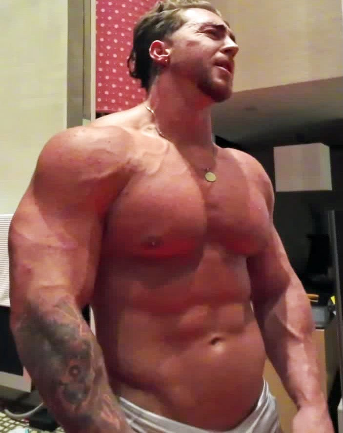 Brando pecs abs thunders arena