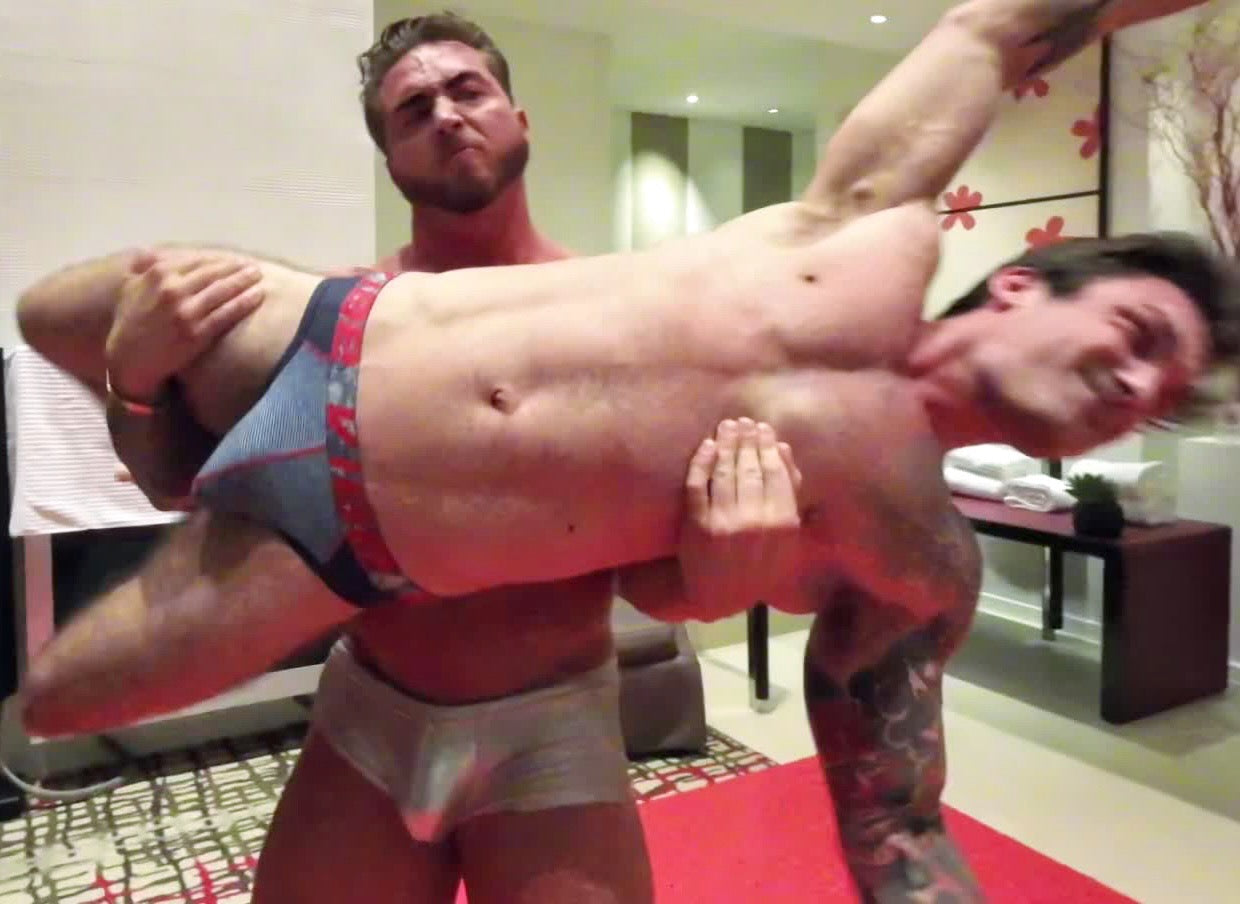 Baby cradle lift and carry