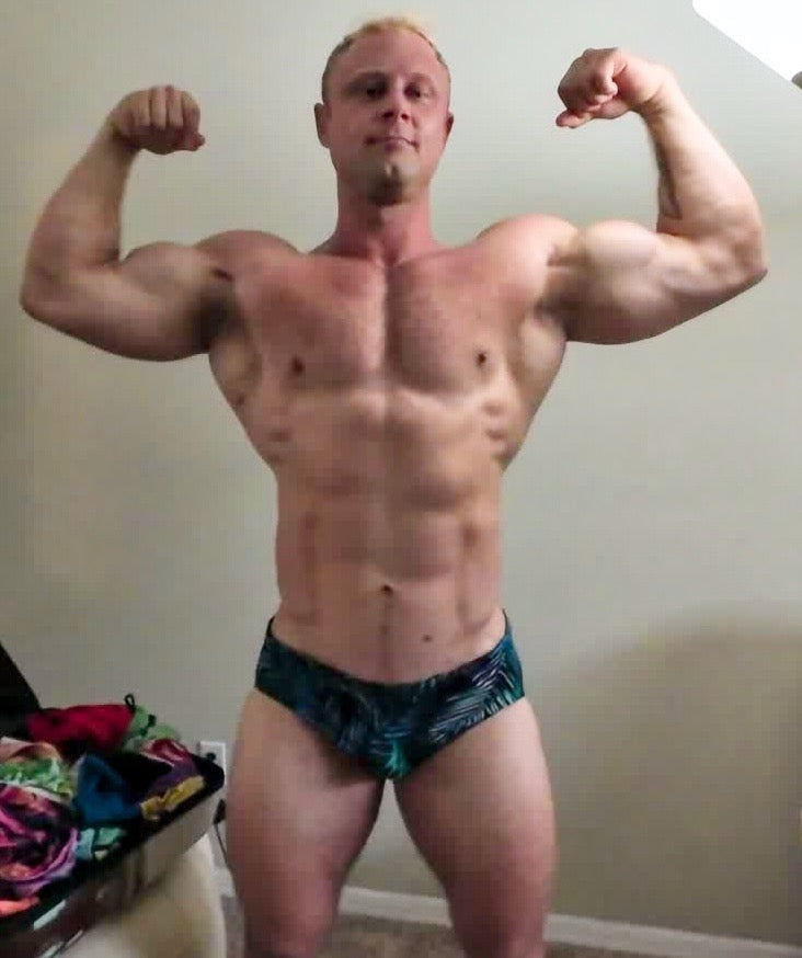Meaty double bicep flex