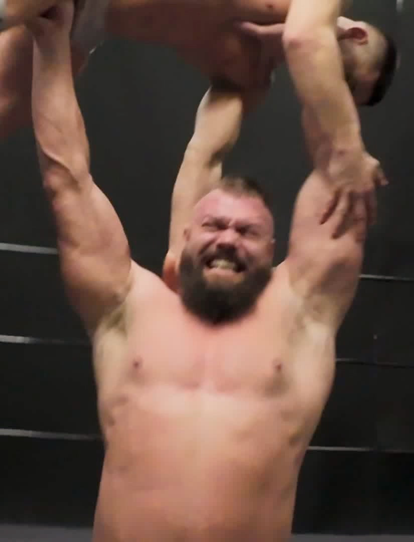 Gorilla press thunders