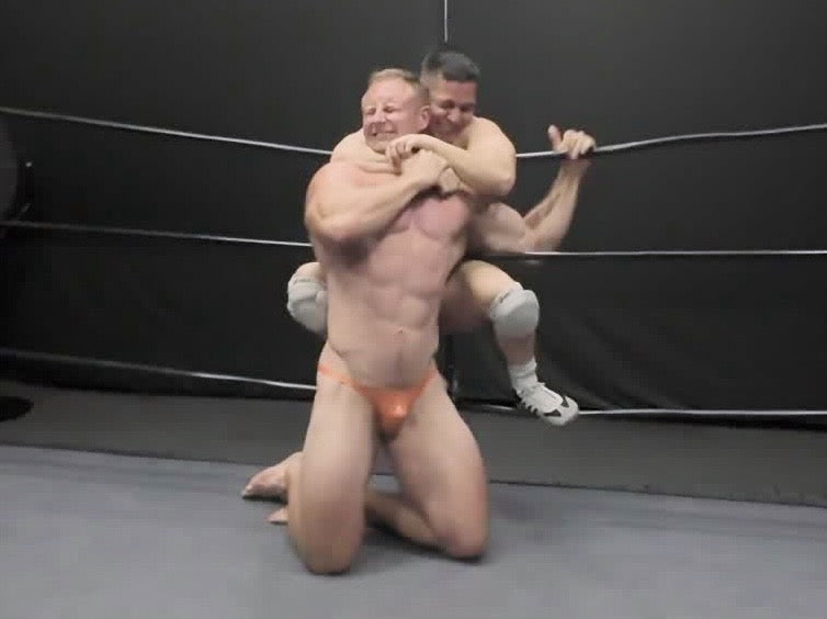 Sleeper with ropes thunders