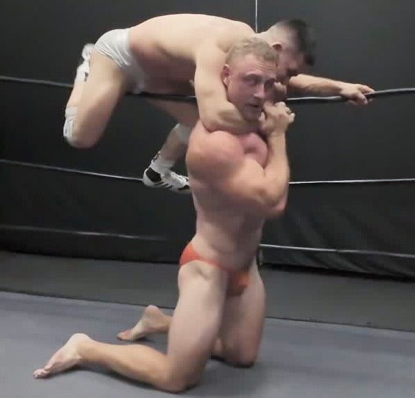 Unique sleeper hold in ring