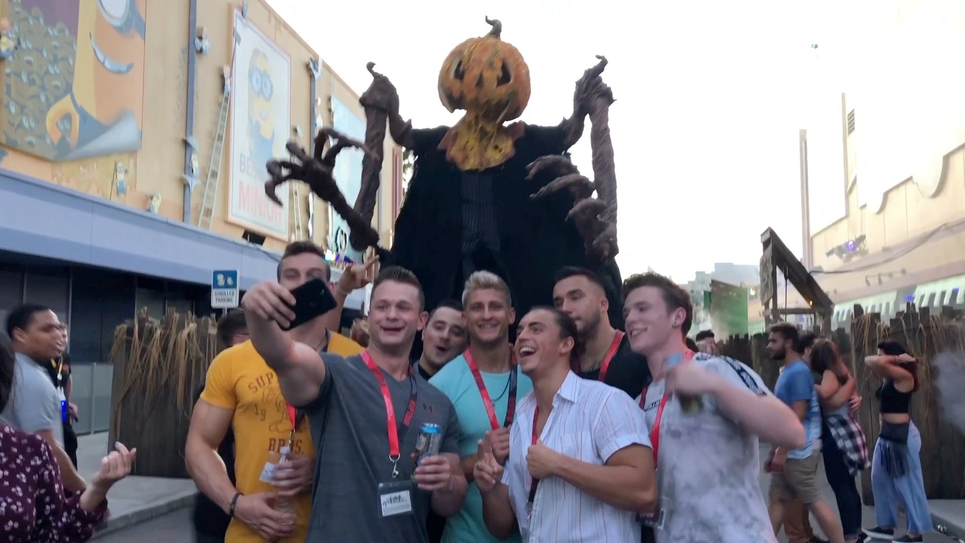 Thunders at Universal - Behind The Scenes