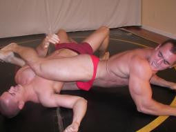 Marco Sebastian body scissors arms biceps