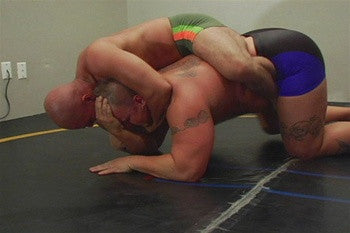 Los headlock Dusty mat arms huge bicep