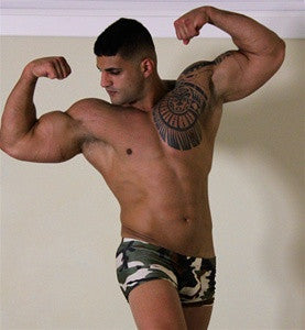 Leo double bicep flex bodybuilder pecs chest abs