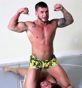 Headscissors flex pose chest pecs abs dominate muscle 