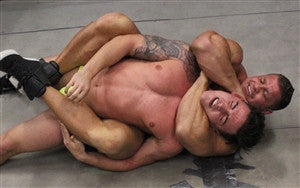 Johnny Bravo head lock body scissors Marco pecs