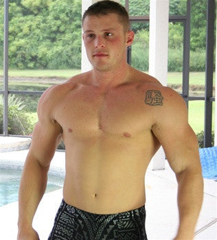 The massive Rambo shows off in Thunders Arena