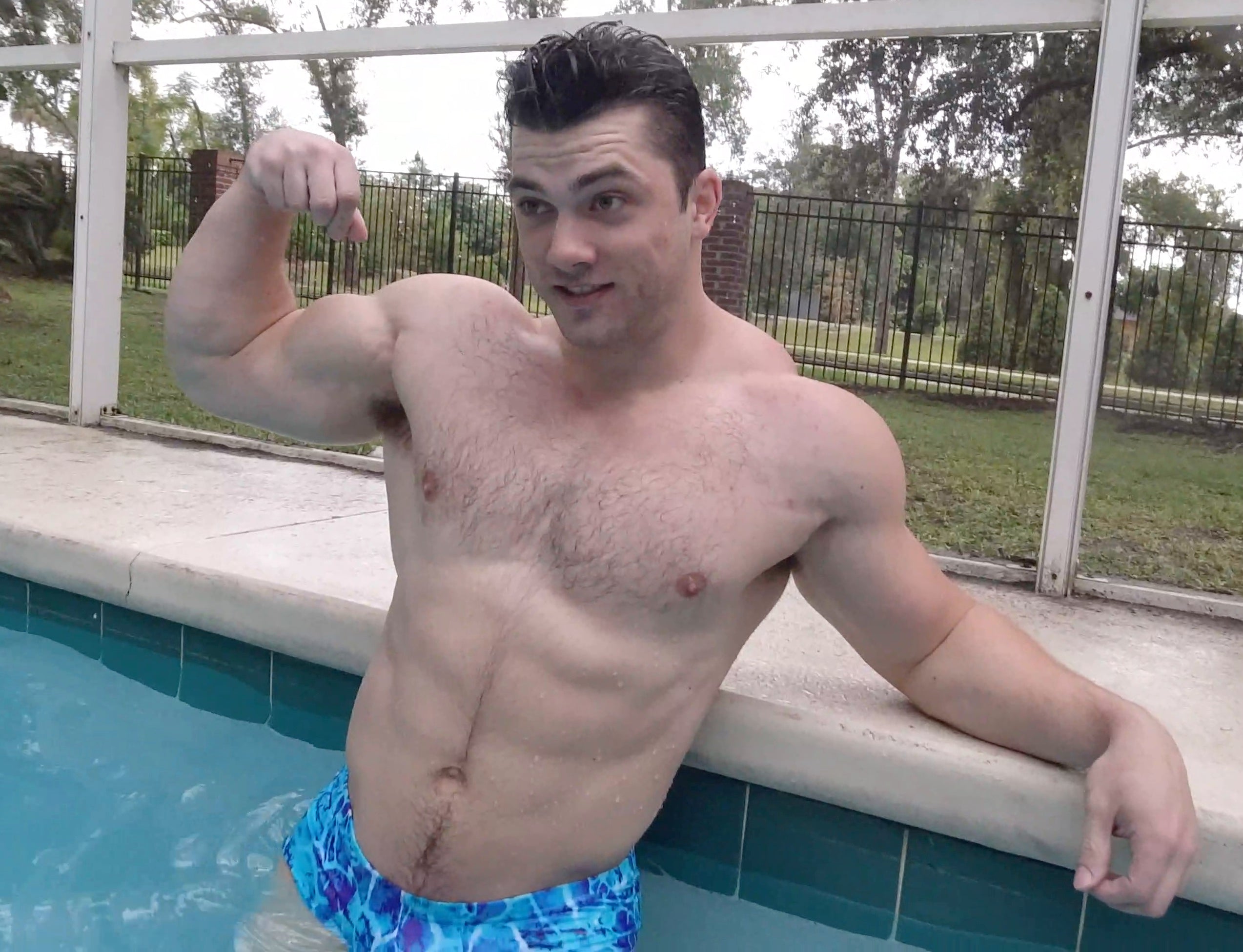 Simpson flexing before match