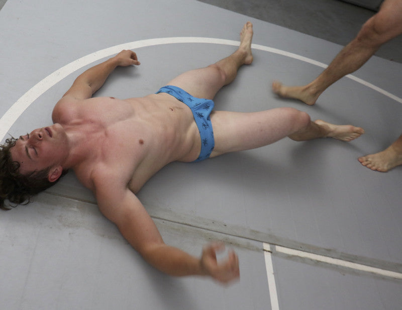 Scrappy dominated by Vinny in Thunders Arena