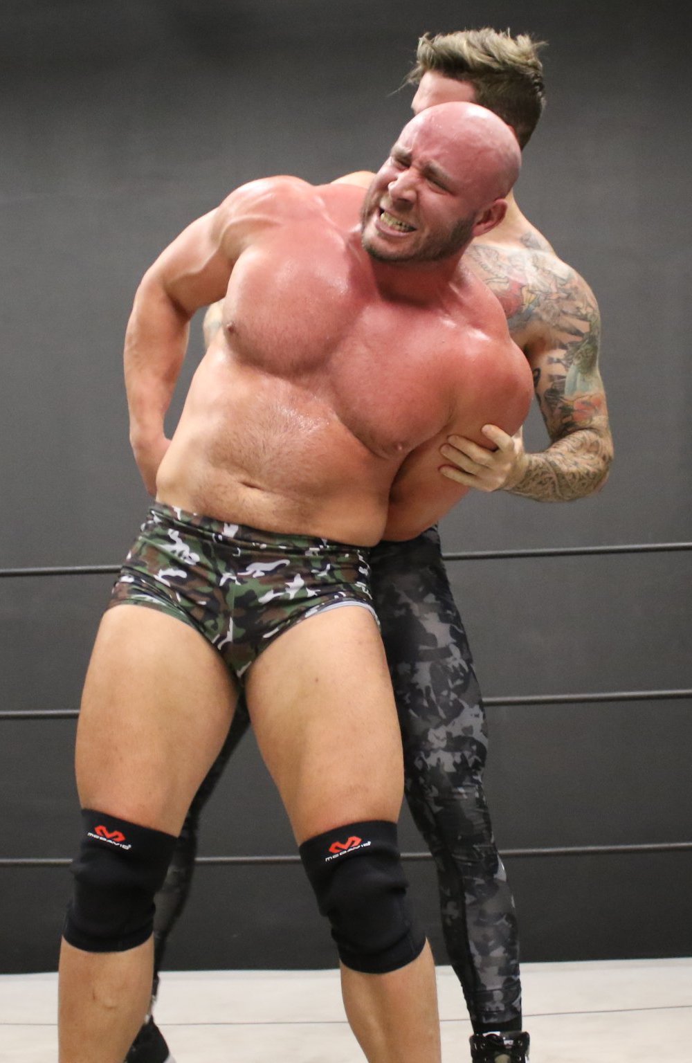 Viking puts Brute in a one armed chicken wing on thunders arena