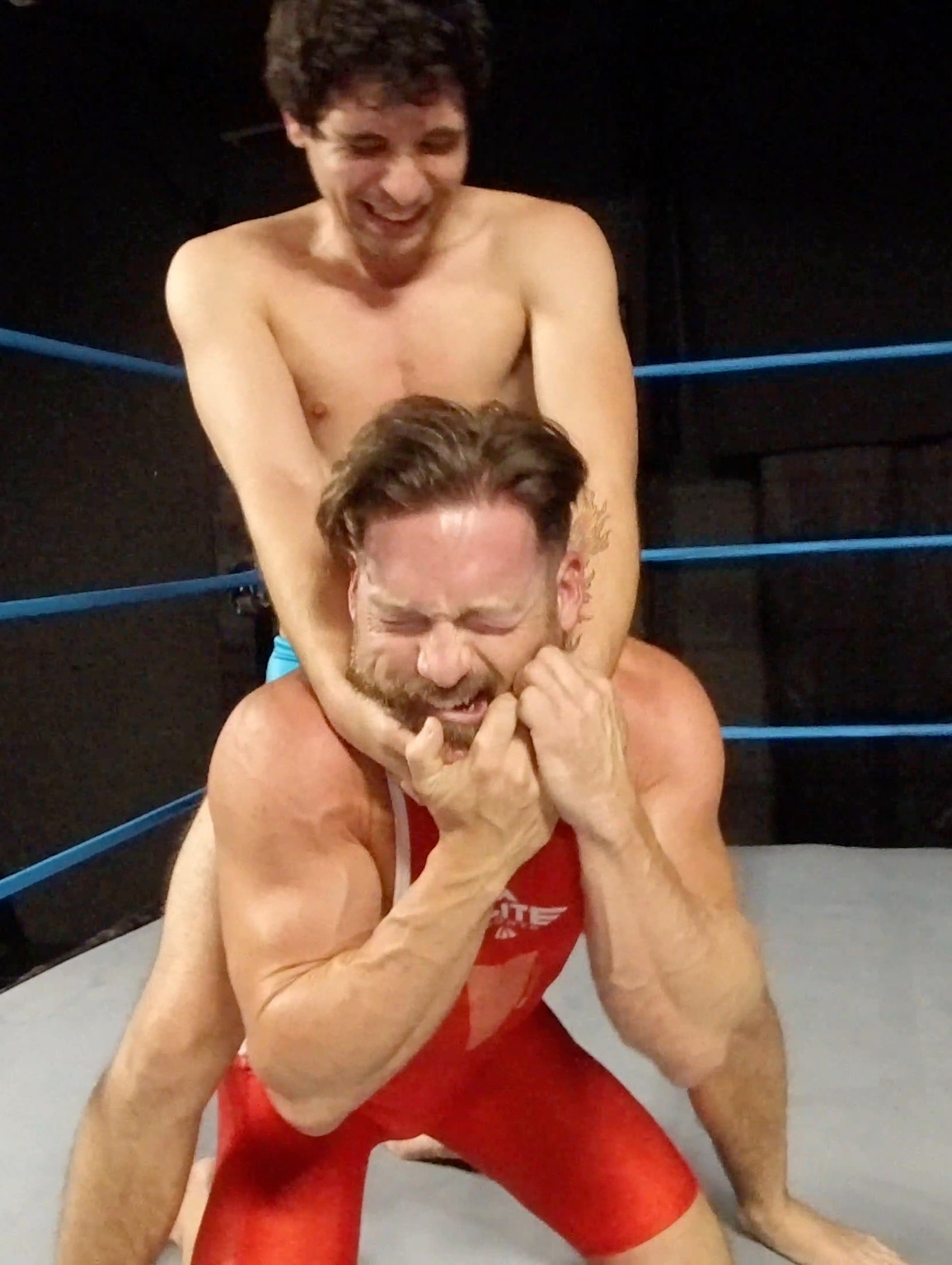 Flaco Camel Clutching Joey King