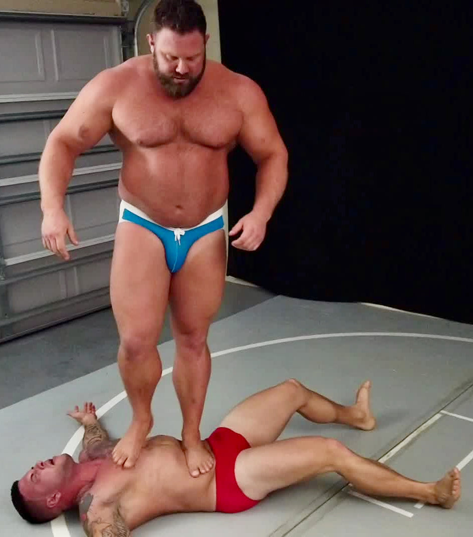 standing press hero mountain