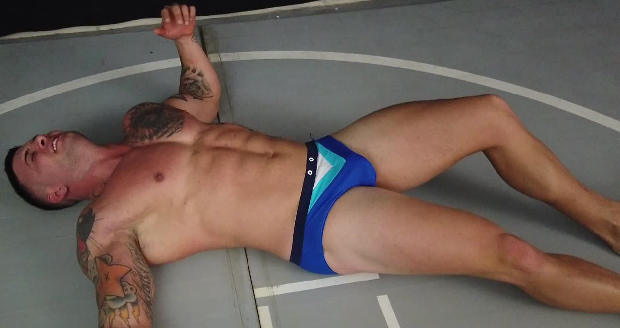 Texas wrestles Hero at Thunders Arena Wrestling.