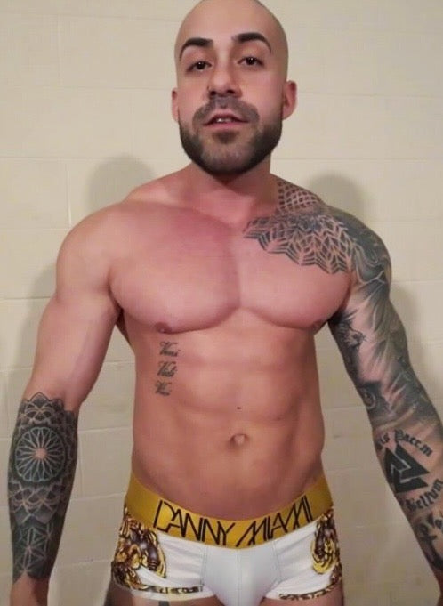 Chest and abs flexing