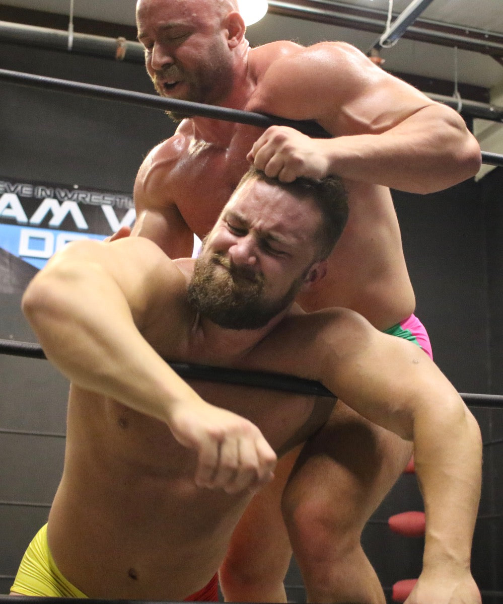 body builder on the ropes