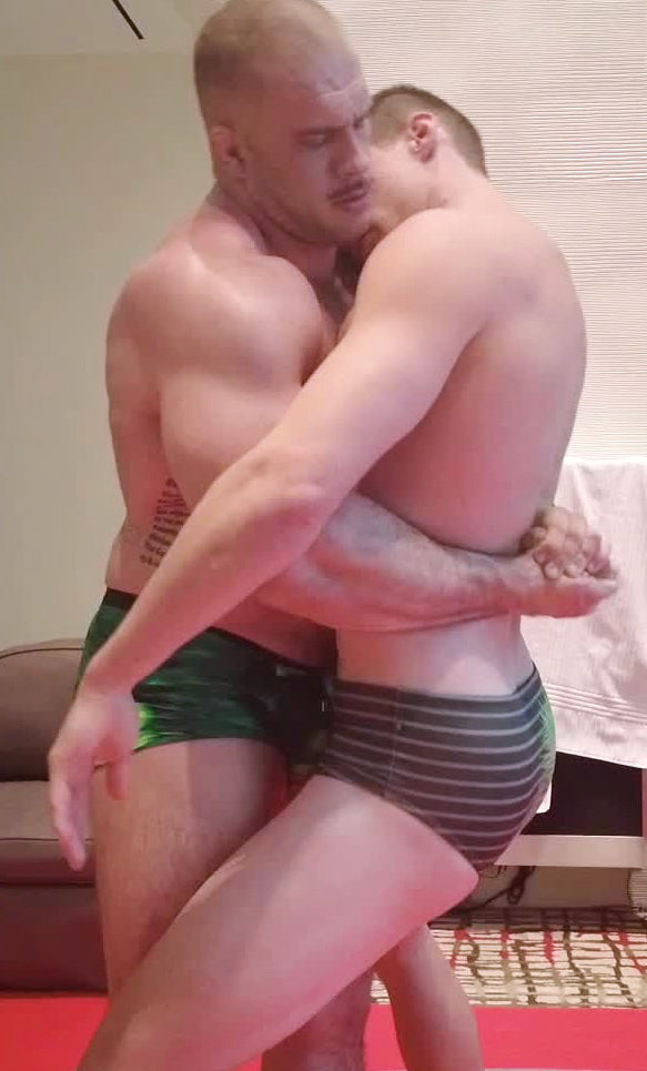 Davin bear hugging Bronze Bullet