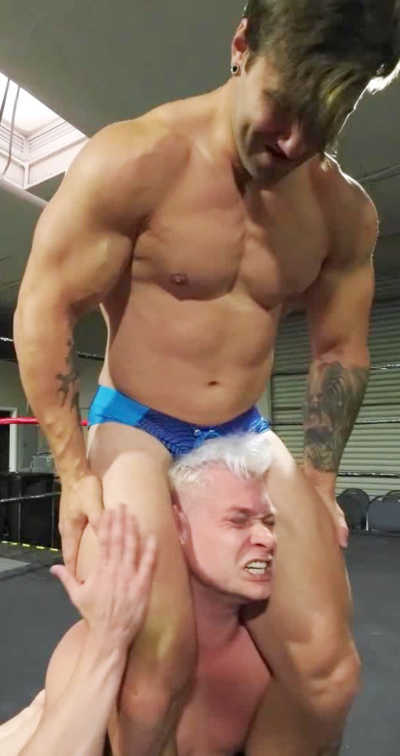 standing head scissors