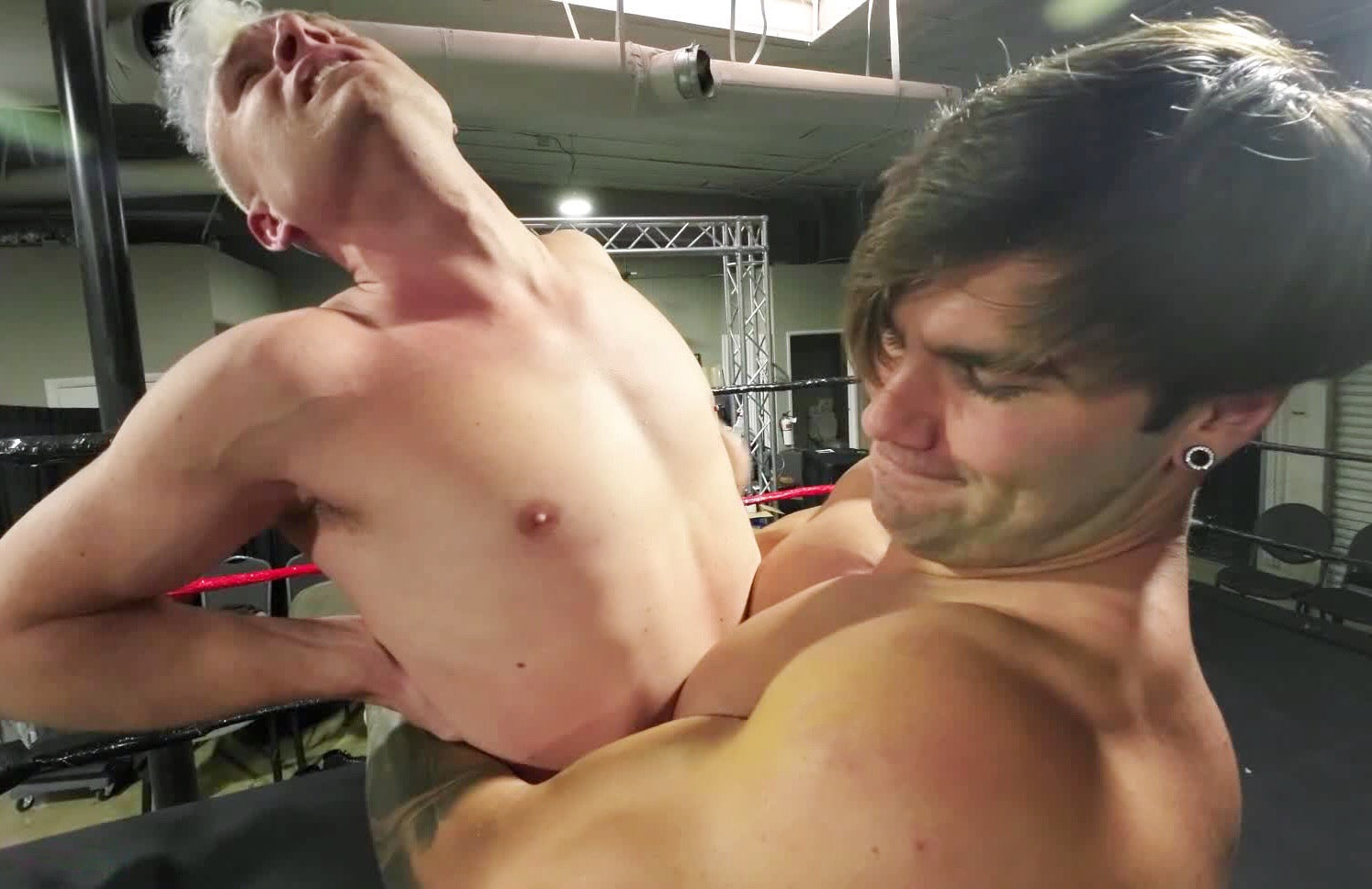 belly to belly bearhug