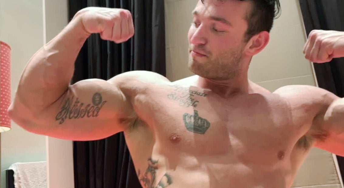 Mercury flexes at Thunders Arena Wrestling.