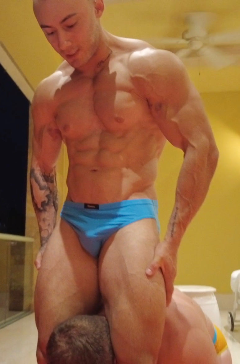 Caesar head scissoring Jarhead