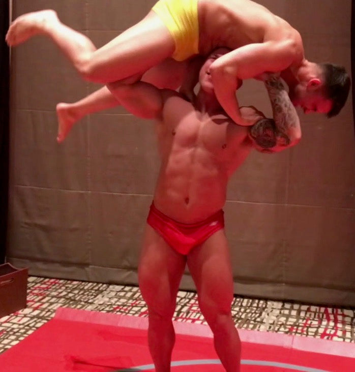 Jake outs Kasee into a lift at Thunders Arena Wrestling.