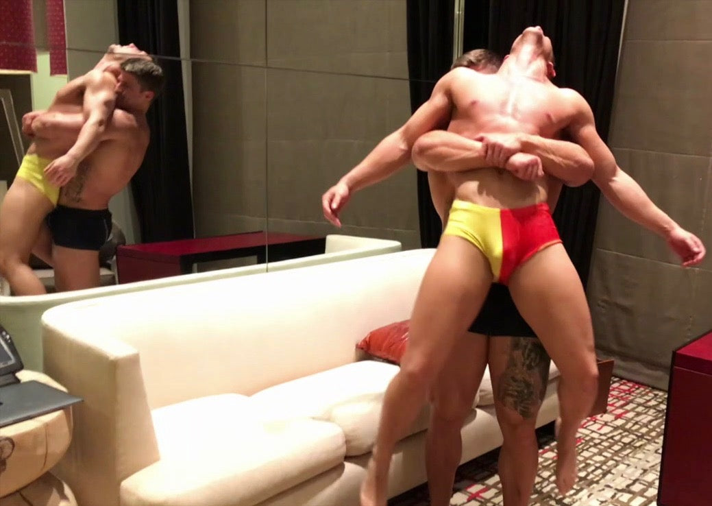 Eagle lifts Kasee at Thunders Arena Wrestling. 