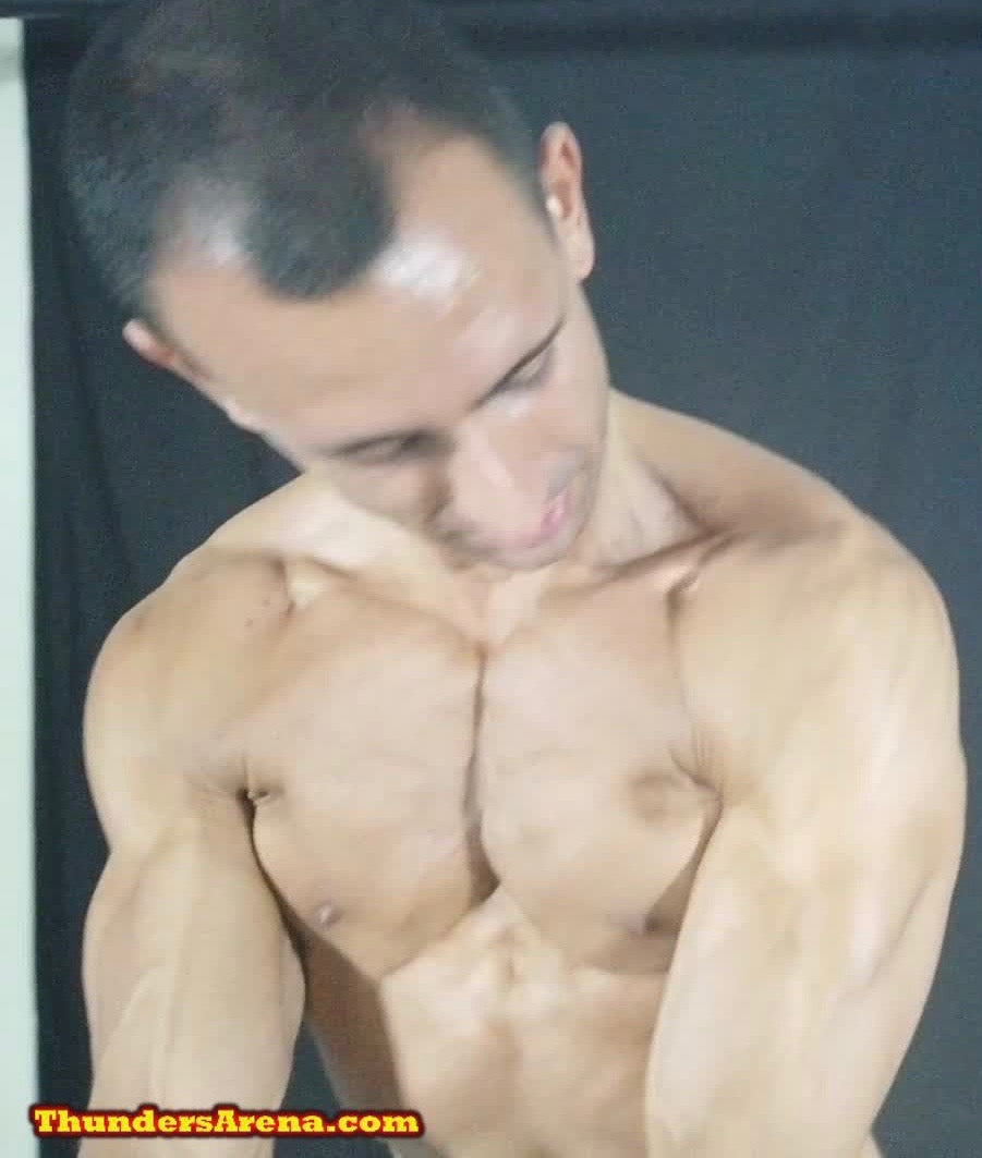 chest flex kid romeo