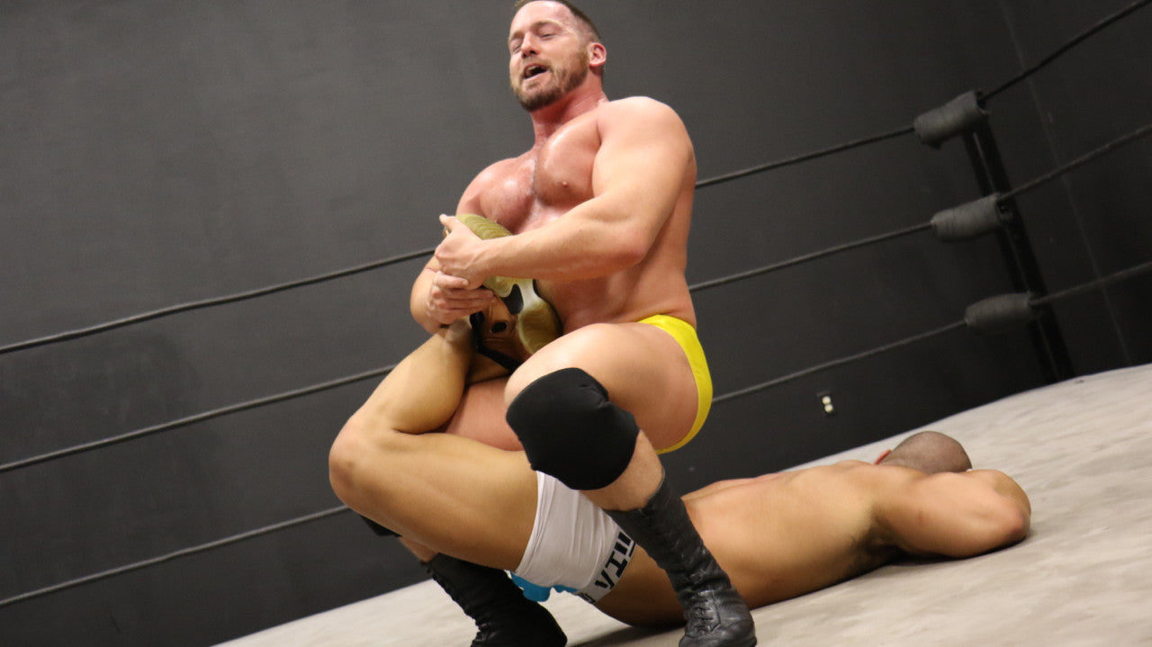 Joey King calf stretch Dozer thigh arms pecs