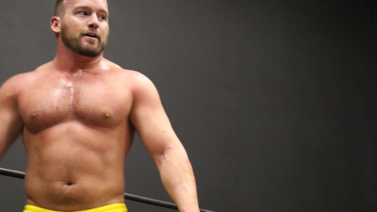 Joey King bodybuilder abs pecs bicep