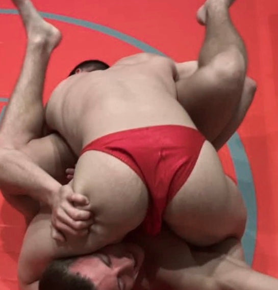 KaSee pins Scrappy to the mat at Thunders Arena Wrestling. 