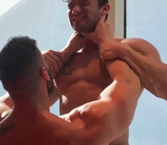 Stallion choke lifts Mercury at Thunders Arena Wrestling. 