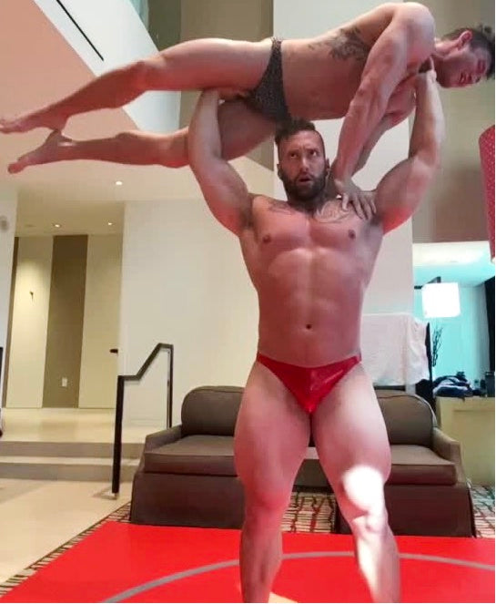 Stallion lifts Mercury over his head at Thunders Arena Wrestling. 