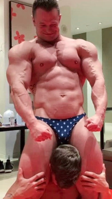 Steel puts Loki into a head scissors at Thunders Arena Wrestling. 