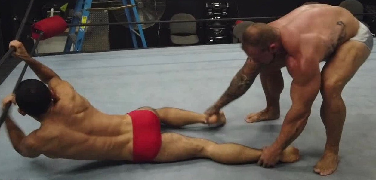 ring escape bull kid romeo