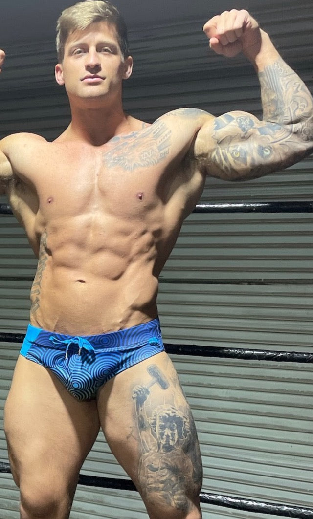 Eagle double bicep flex