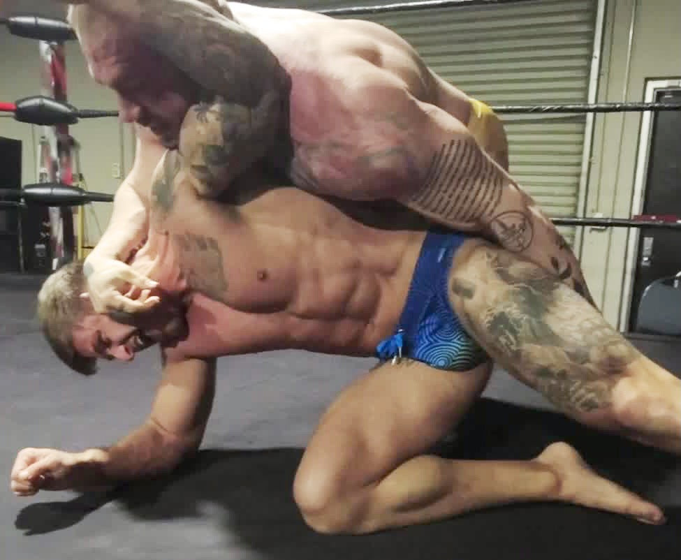 Classic wrestling moves thunders arena