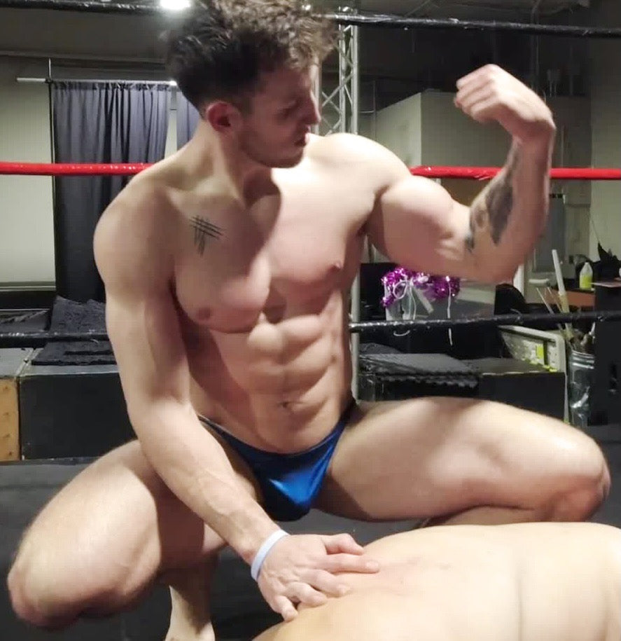 Cason flexing over Loki