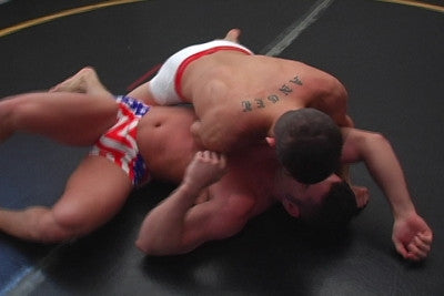 Ajax batar wrestling bodybuilder thunders arena submission