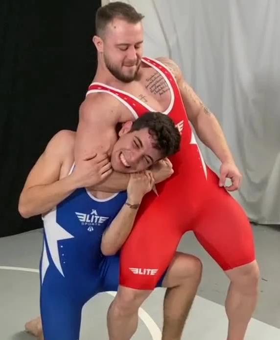 Dom Knight puts Flaco into a choke hold at Thunders Arena Wrestling. 