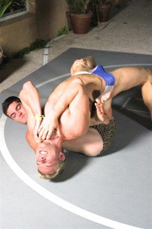 Mogly Tak bodyscissors submission hold submit pain torture 