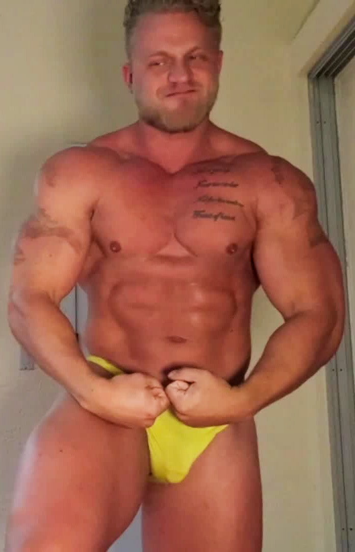 Most muscular bodybuilder pose