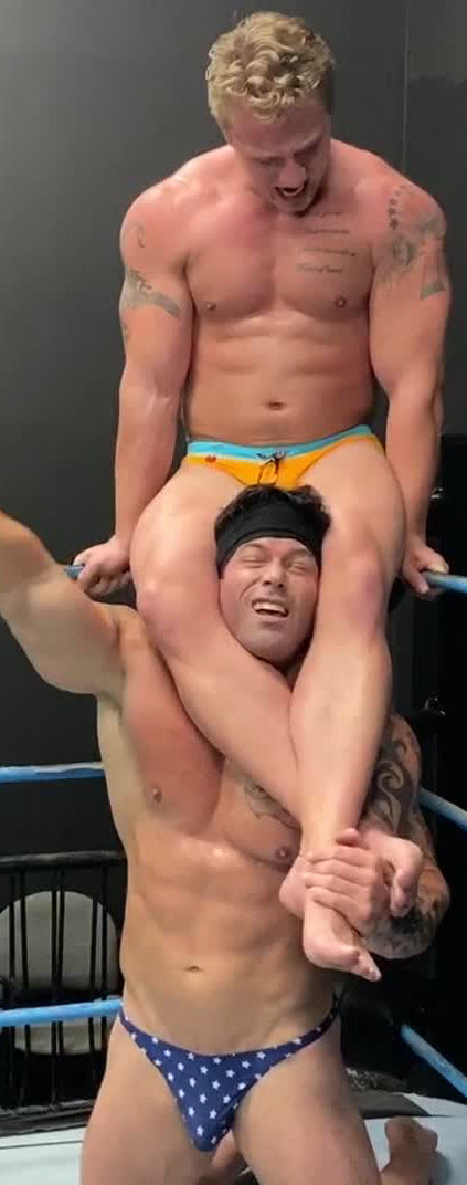 standing head scissors