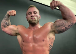  Gunnar cash thunders arena wrestling double bicep flex