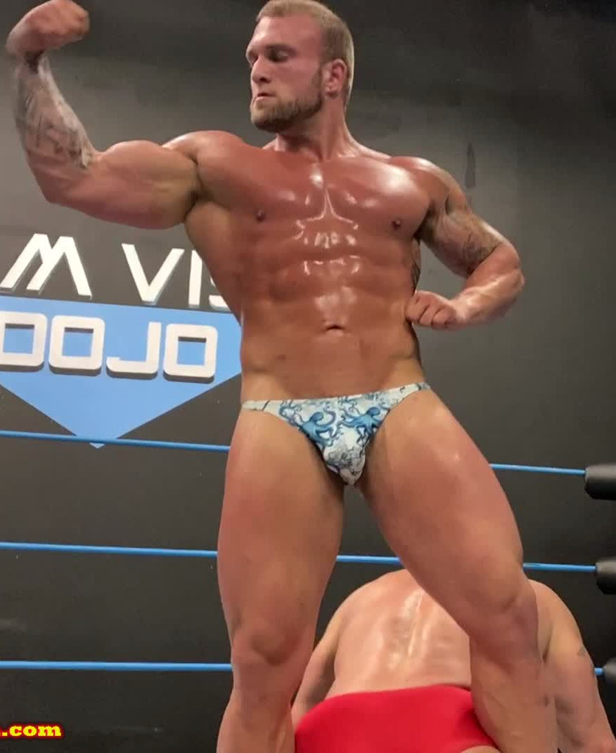 Gunnar justice thunders arena wrestling bicep flex