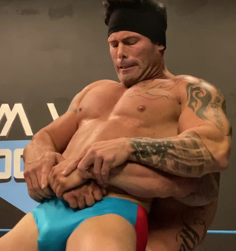 reverse bearhug Gunnar justice thunders arena wrestling